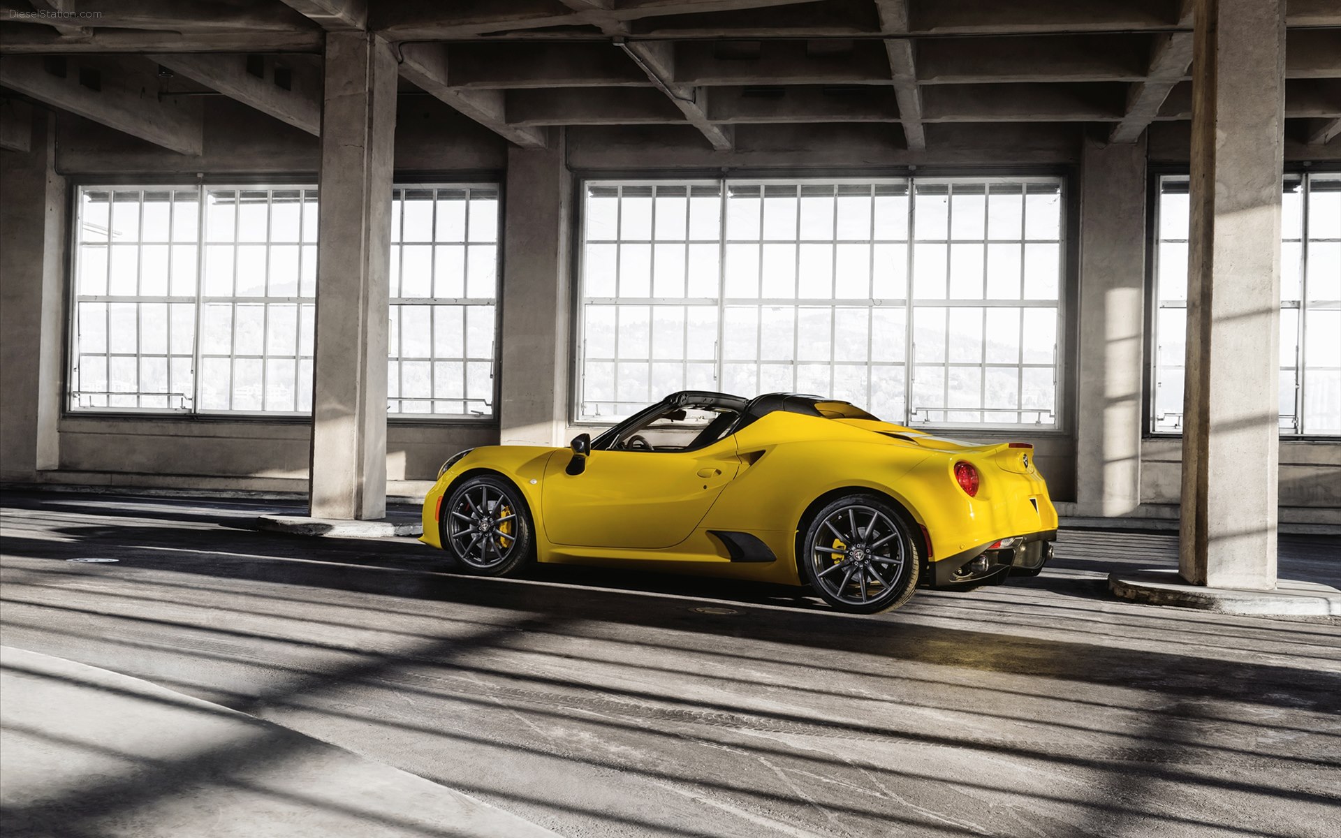 Alfa Romeo 4C Spider 2015